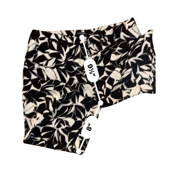 Mario Serrani Comfort Stretch Fabric Shorts with Tummy Control (Black/White, 12) - Picture 3 of 6